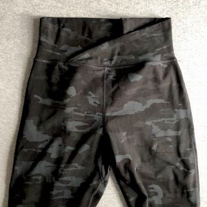 Alphalete Camo Leggings